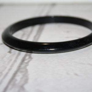 Beautiful chunky black bangle bracelet 7"
